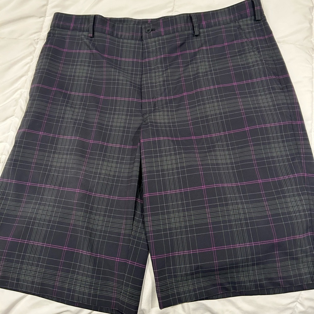 Men’s Nike golf shorts size 40